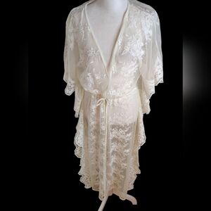 Elegant Cream Lace Robe